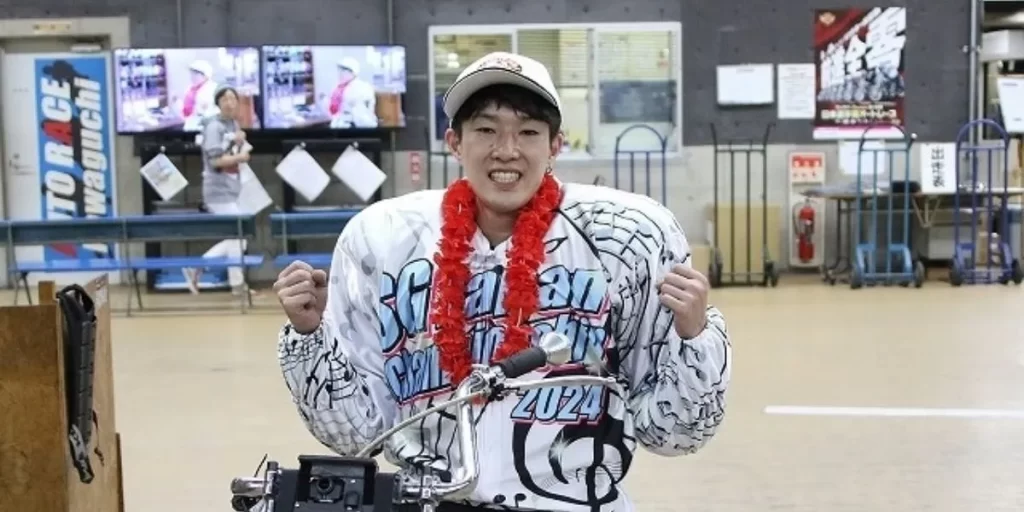 Kyosuke Kurokawa Auto Race rider celebrating victory in Japan